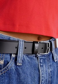 Calvin Klein MUST SQUARE BUCKLE - Diržas - black