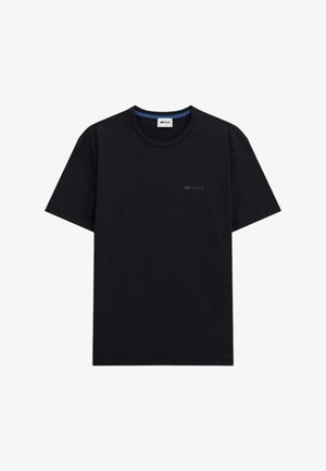 T-shirt in cotone nero con scollatura rotonda. Maniche corte, taglio dritto. Presenta un logo discreto nell'angolo in alto a sinistra.