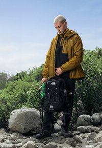 The North Face M YUMIORI 1/4 ZIP - Pulover iz flisa - black/moss green