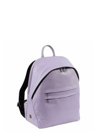 Zaino sintetico viola con parte superiore arrotondata, due tasche anteriori con zip e spallacci neri regolabili. Presenta un piccolo logo sul lato.
