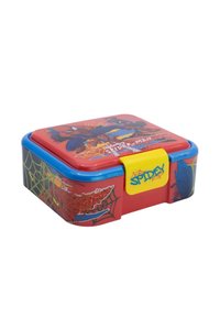 Rode lunchbox met blauwe accenten en een gele sluiting met het label "SPIDEY." Kenmerkt Spider-Man graphics en spinnenwebpatronen aan de zijkanten.
