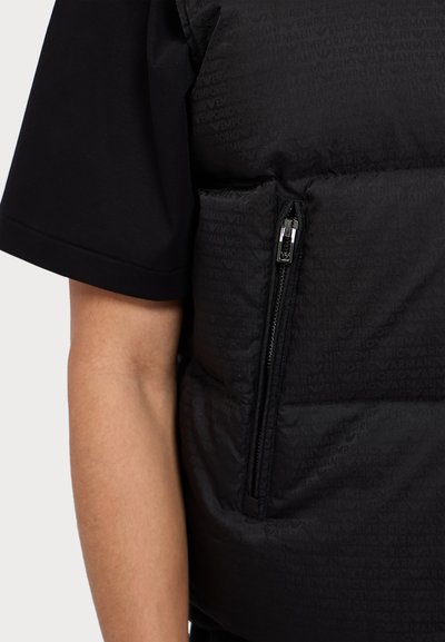 Emporio Armani Brezrokavnik - nero