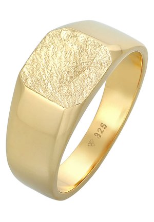 Goldfarbener Ring mit einer sechseckigen, strukturierten Oberfläche. Glatter Ring mit polierter Oberfläche. Innen mit "925" gestempelt.