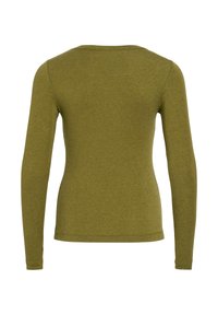 Majica z dolgimi rokavi v olivno zeleni barvi, izdelana iz mehkega, teksturiranega blaga. Ima okroglo ovratnik in prilegajoč se kroj preko telesa in rokavov.