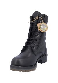 Botín negro de cuero hasta el tobillo con cordones y una cremallera lateral. Presenta una suela robusta y una etiqueta que indica tecnología impermeable.