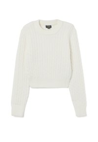 Witte kabelgebreide trui met een ronde hals en lange mouwen. Voorzien van geribbelde manchetten en een zoom, wat zorgt voor een gestructureerde, robuuste uitstraling.