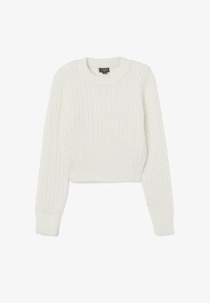 Witte kabelgebreide trui met een ronde hals en lange mouwen. Voorzien van geribbelde manchetten en een zoom, wat zorgt voor een gestructureerde, robuuste uitstraling.
