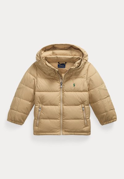 Beige wattierte Kapuzenjacke mit Frontreißverschluss, zwei Reißverschlusstaschen und grün besticktem Polo Ralph Lauren-Logo auf der Brust.