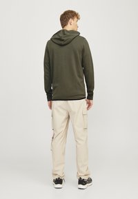 Jack & Jones JCOAIR HOOD - Mikina na zip - dusty olive