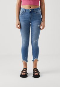 ONLY Petite - ONLHUSH MID WAIST - Jeans Skinny Fit - light blue denim Thumbnail Image 1