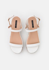 Patrizia Pepe Sandály na platformě - beige