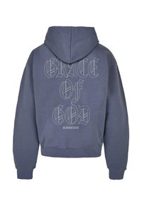 Hoodie in marineblauw, met de tekst "GRACE OF GOD" in witte gotische letters op de achterkant. Gemaakt van zacht katoen, met ribgebreide manchetten.