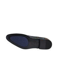 Schoenzool met een zwarte rubberen basis, gestructureerd grippatroon, contrasterende blauwe stiksels, gebogen vorm en een slank ontwerp.
