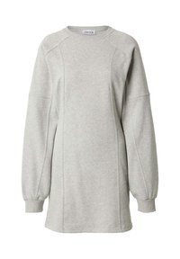 Robe sweat grise avec de longues manches ballon, un col rond et des détails sur les coutures latérales. Fabriquée en tissu doux, elle offre une coupe décontractée.