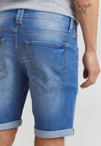 11 Project PRNARVIK REGULAR FIT - Short en jean - denim clear blue