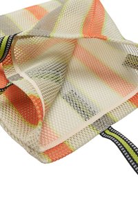 Siatka torebka z wielokolorowymi paskami w kolorze pomarańczowym, szarym i zielonym. Posiada czarne i zielone paski na uchwytach. Lekki i fakturowany materiał.