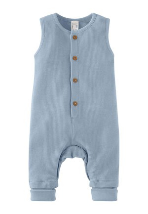 Ärmelloser hellblauer Baby-Strampler mit vorderen Holzknöpfen, strukturierter Stoffoberfläche und mit Bündchen versehenden Beinen.