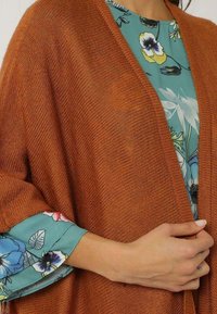 Vero Moda TIPO PONCHO - Poncho - camel