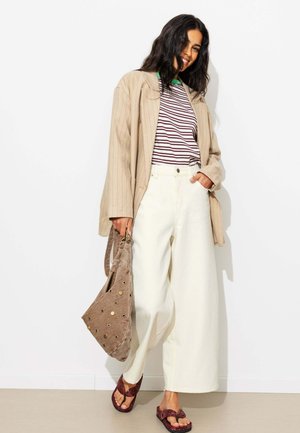 Promod, PANTALON COURT ET LARGE - Wide Leg - ecru