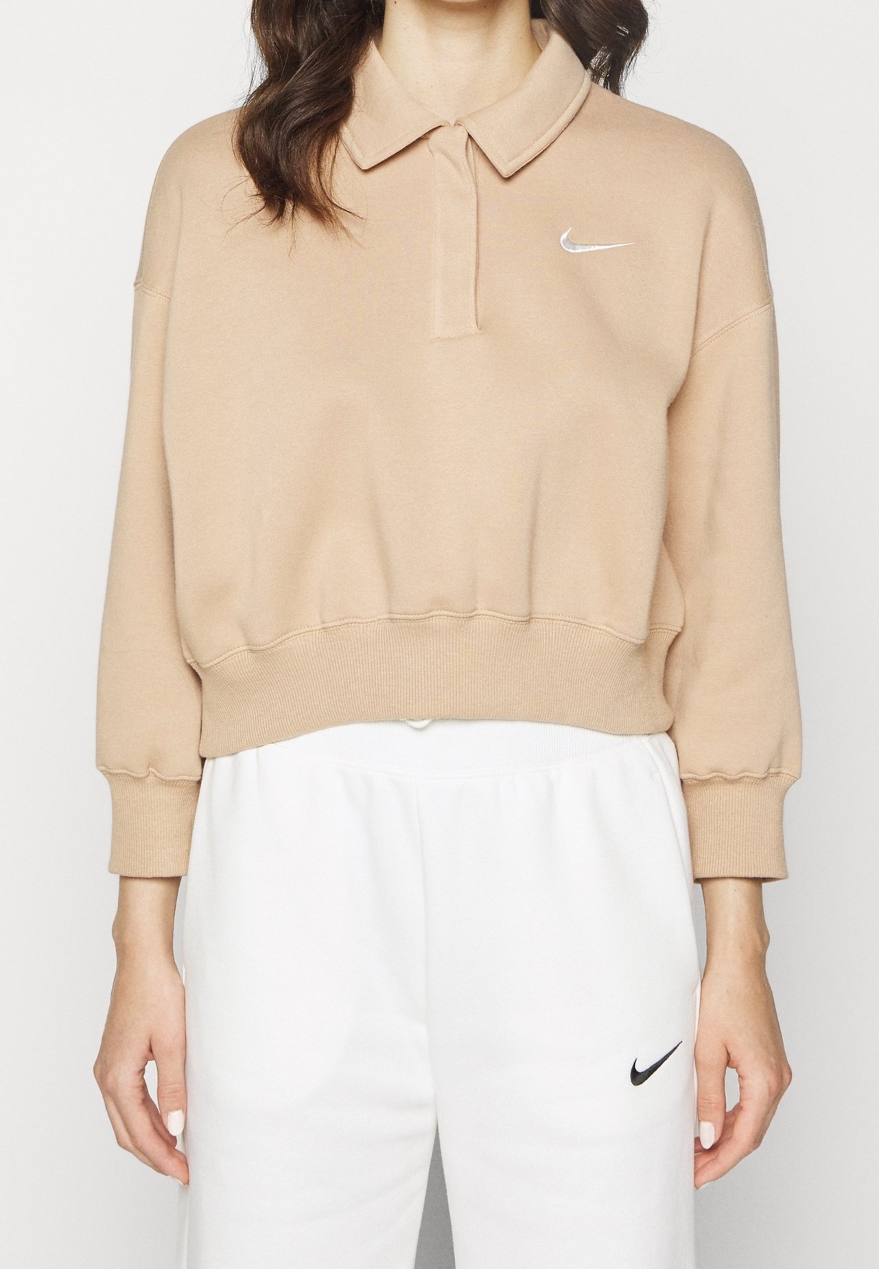 nike cropped sweatshirt beige