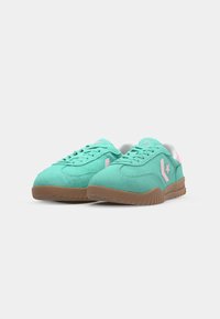 Converse RUN STAR TRAINER - Αθλητικά παπούτσια - light aqua spark/light jellyfish jitter/egret