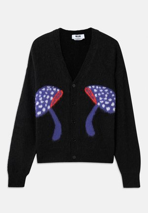 Svart knäknappad cardigan med lila och röda svampdesigns på bröstet, märkt MSGM, tillverkad av fluffigt stickat material.