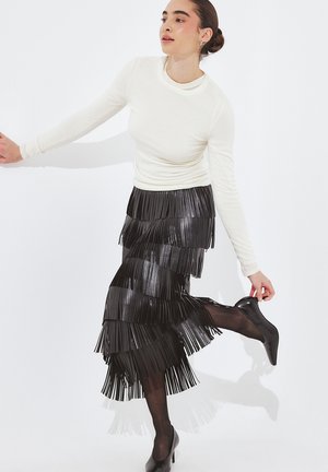 Klasické lodičky na opätku - black