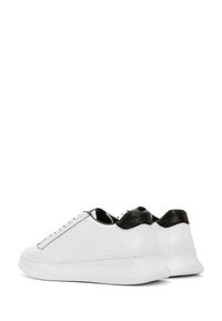 Derimod Baskets basses - white