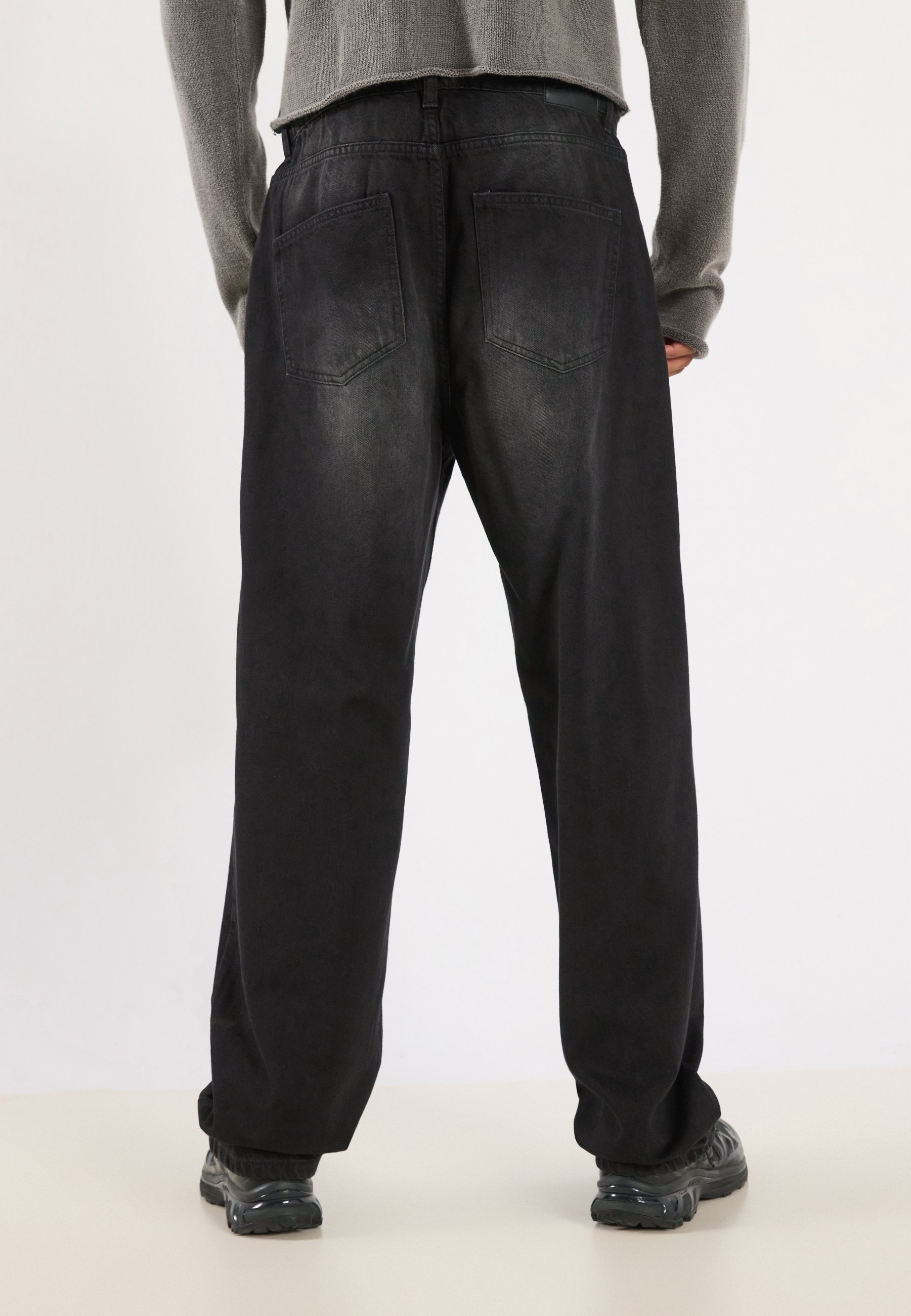 YOURTURN by Zalando UNISEX - Relaxed fit jeans - black denim