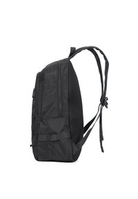 Zaino in tessuto nero con pannello in rete, due scomparti con zip, fasce laterali e design compatto. Texture liscia, costruzione resistente.