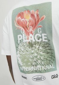 Jack & Jones GEDRUCKT RUNDHALS - T-shirt con stampa - bright white