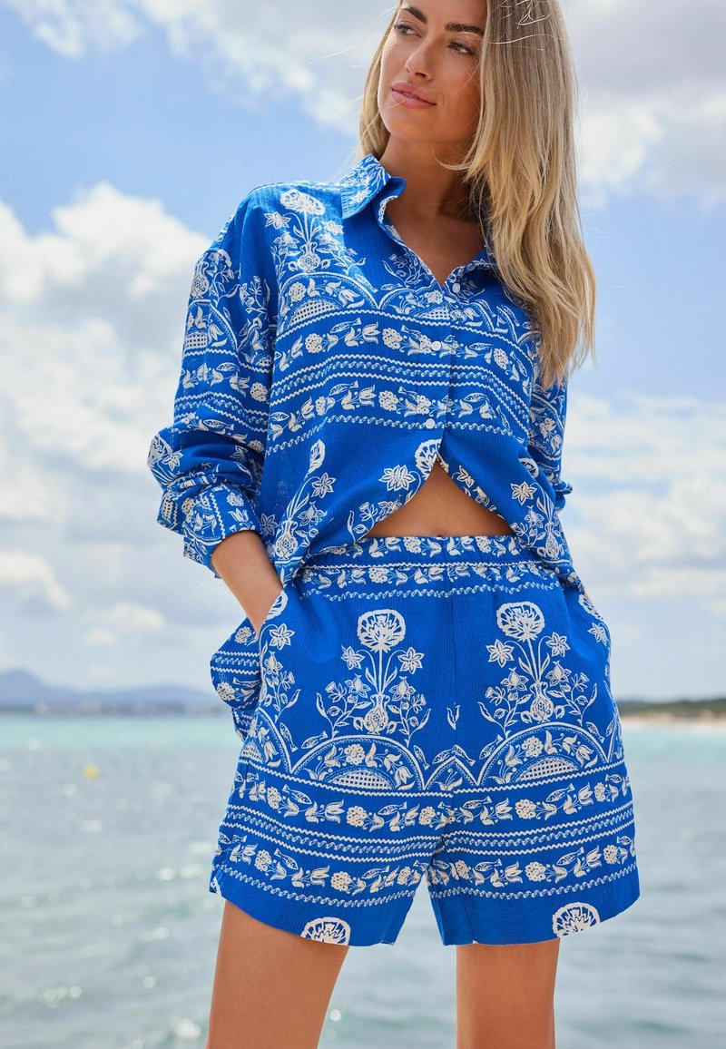 Next REGULAR FIT - Shorts - blue white print