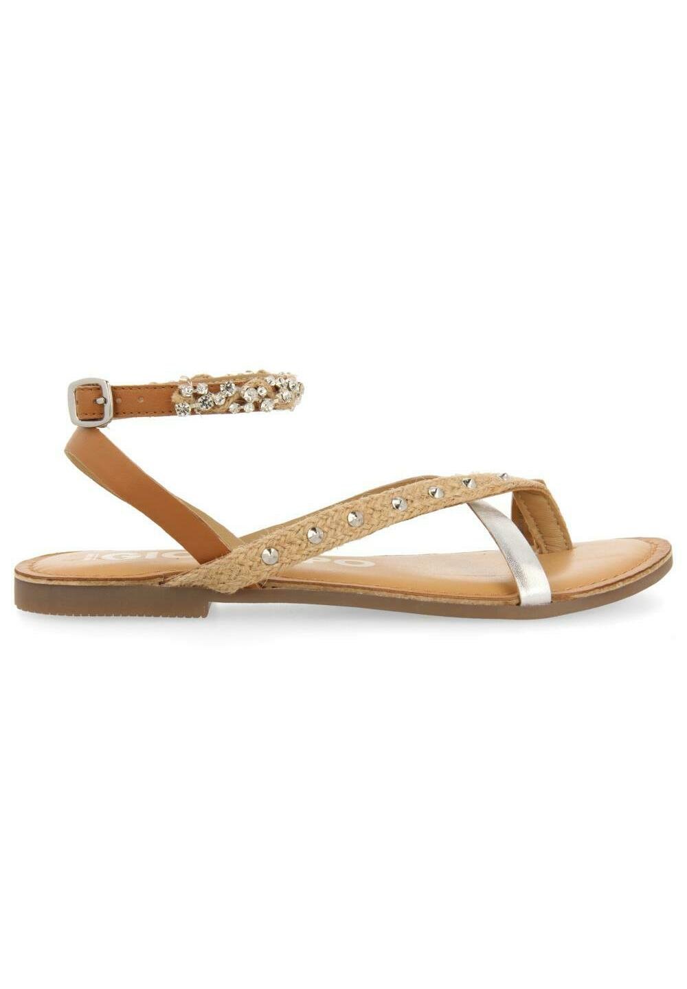 Gioseppo CON TIRAS YUTE Y PEDRERÍA - Sandalias de dedo cuero/beige -