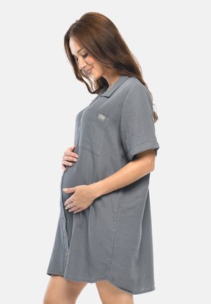 Mija Culture, 2 IN1 MUSLIN STILLNACHTHEMD, UMSTANDSNACHTHEMD M023 HAZEL GRAU 26W - Nachthemd - grey