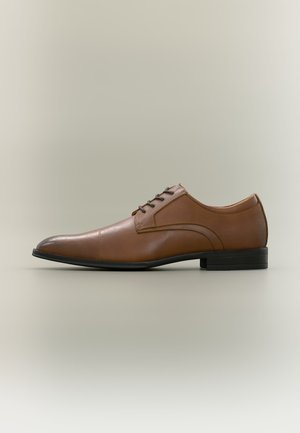 Call it Spring PECK - Derbies - cognac