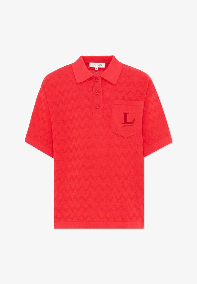 Rød polo med korte ærmer og zigzagstruktur, tre knapper, brystlomme og mørkerød "L Lanvin"-logo på lommen.