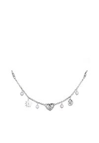 Silberne Kettenarmband mit Perlenakzenten, versehen mit einem Herzanhänger, einem Sonnensymbol und einem Knotendesign, alle mit filigranen Details.