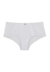 Lingerie blanche avec un panneau en dentelle à motif géométrique, des bords festonnés et un petit bouton décoratif doré au centre frontal.