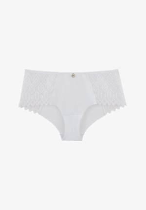 Lingerie blanche avec un panneau en dentelle à motif géométrique, des bords festonnés et un petit bouton décoratif doré au centre frontal.
