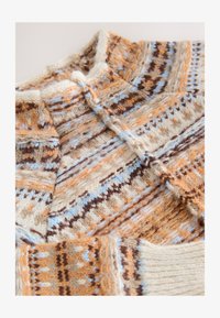 Selected, multi neutral