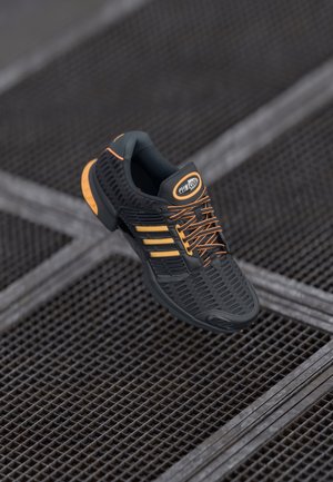 adidas Originals CLIMACOOL 1 UNISEX  - Trainers - core black/signal green/carbon