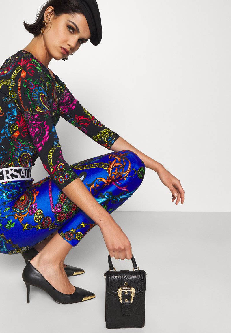 Versace Jeans Couture GRANA BUCKLE CROSSBODY Handbag nero/black