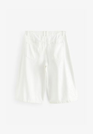 Witte katoenen denim shorts met een rechte snit, met twee achterzakken, riemlussen en een zoom die net boven de knie valt.