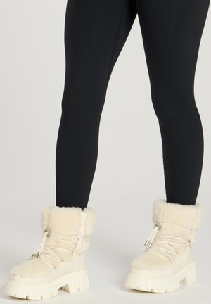 FAUX FUR CHUNKY LACE UP - Botki sznurowane