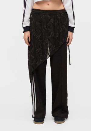 adidas Originals, FIREBIRD LOOSE TRACK PANTS WITH SKIRT - Долнище на анцуг - night brown