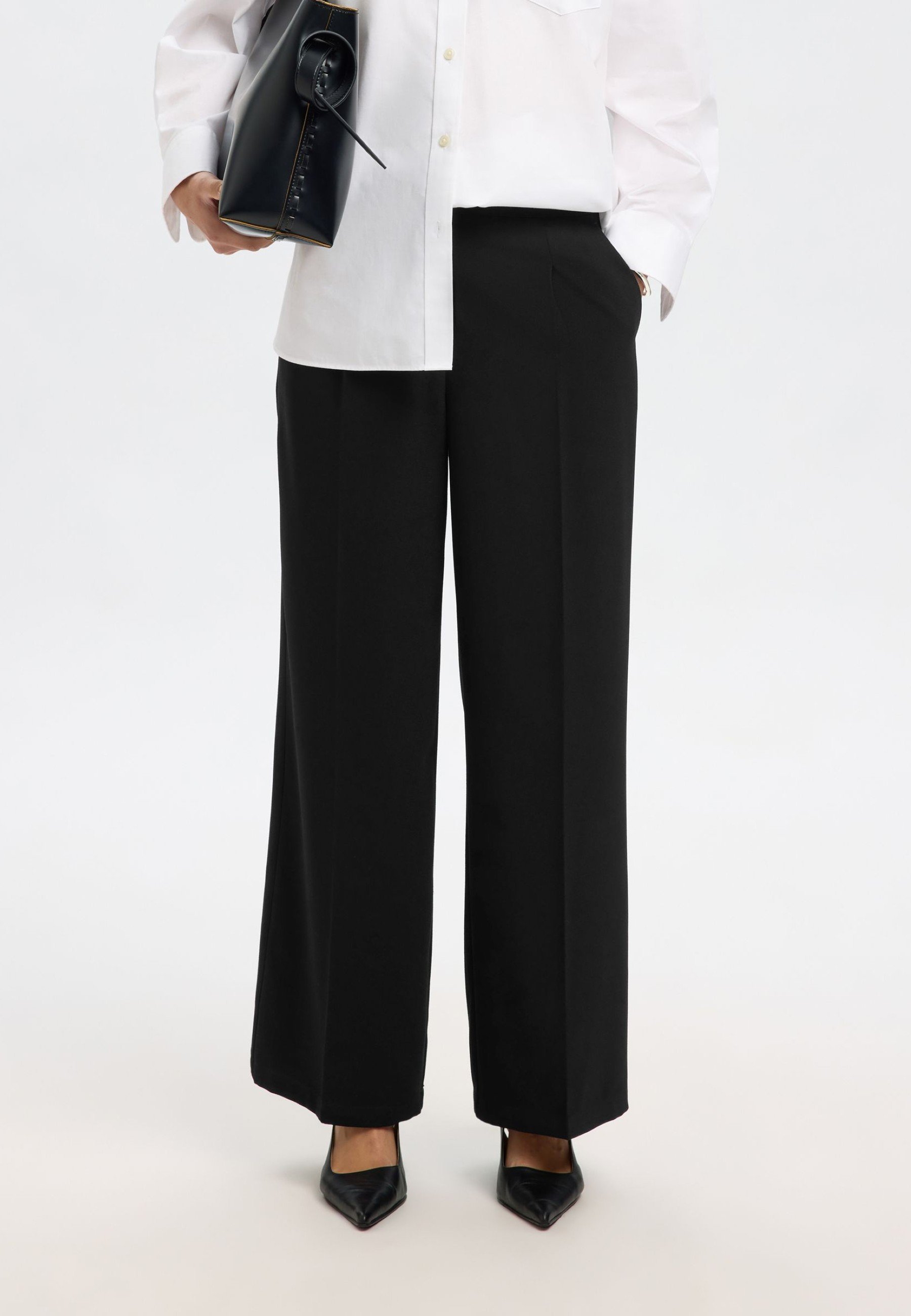 Pantalon Noir Femme Blanche Porte - Taille 40 - Occasion Très Bon état - Coupe Droite