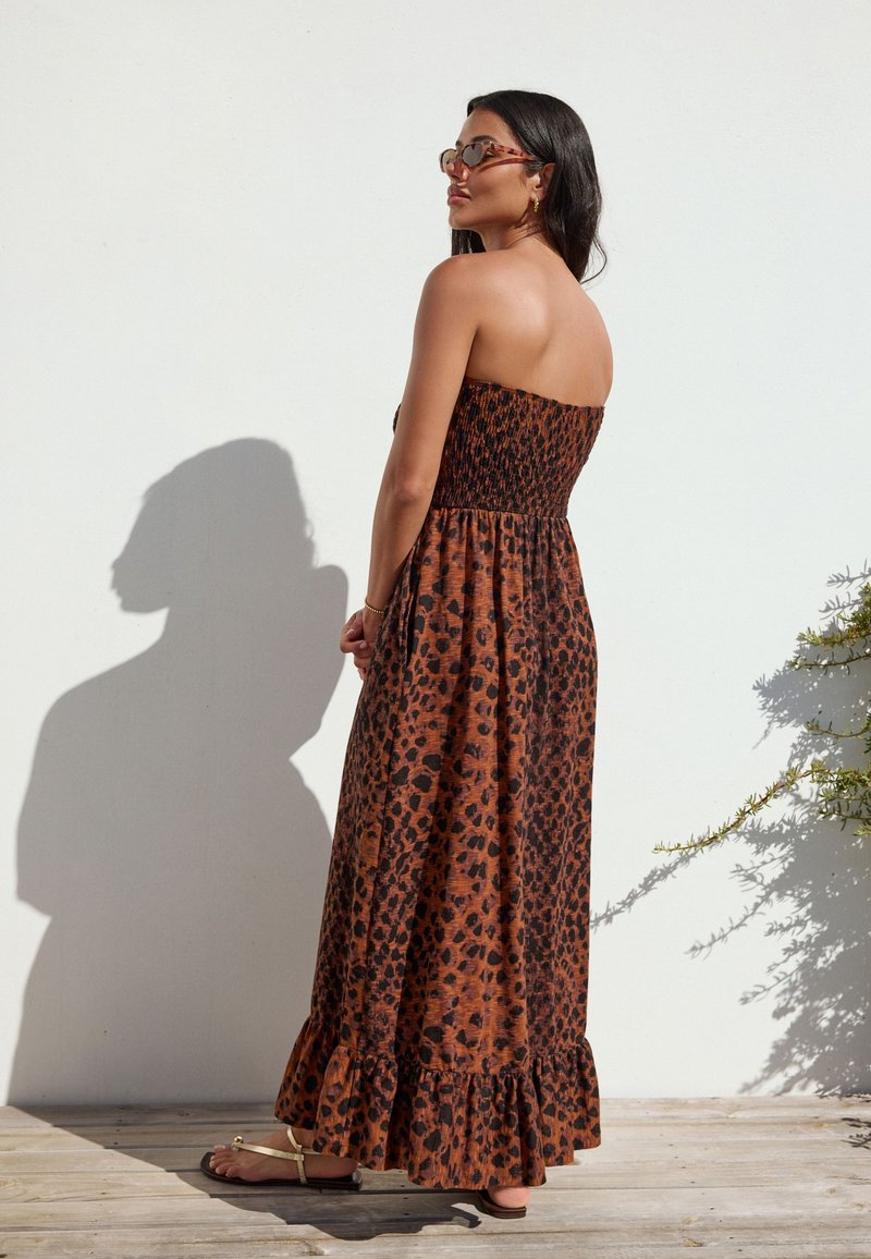kardea brown cornbread dressing recipe LAPOINTE Printed Mesh Halter Ruched Gown main image 1