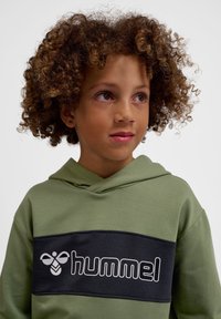Hummel LATLAS - Hoodie - olivine