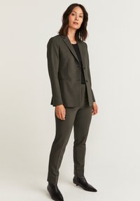 STOCKH LM DESI SLIM FIT - Chinos - black olive