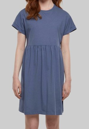 Luźna sukienka z krótkim rękawem z niebieskiej bawełny, z okrągłym dekoltem i marszczoną talią, o swobodnym kroju i miękkiej fakturze.